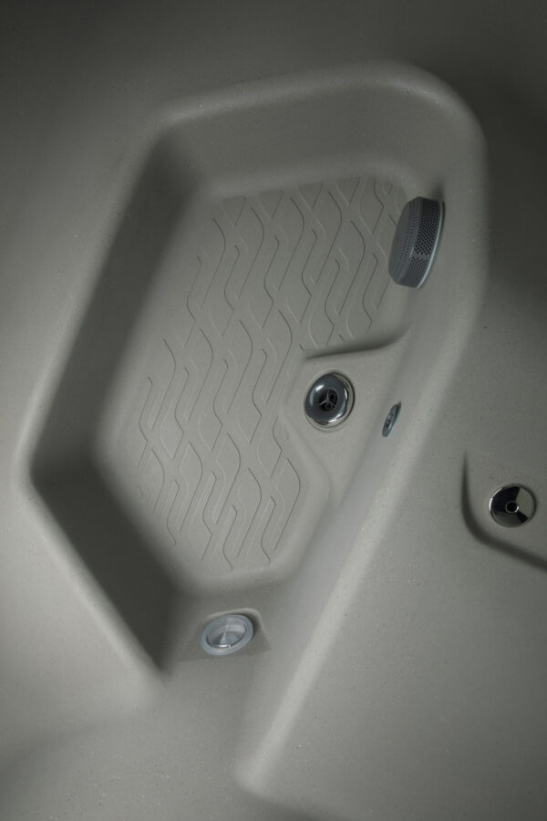 Ibiza Hot Tub 4-Person Lounger, 24 SS Jet, 110V/220V, Stainless Heater, Ozone, Waterfall and Upgraded Lighting - Image 4