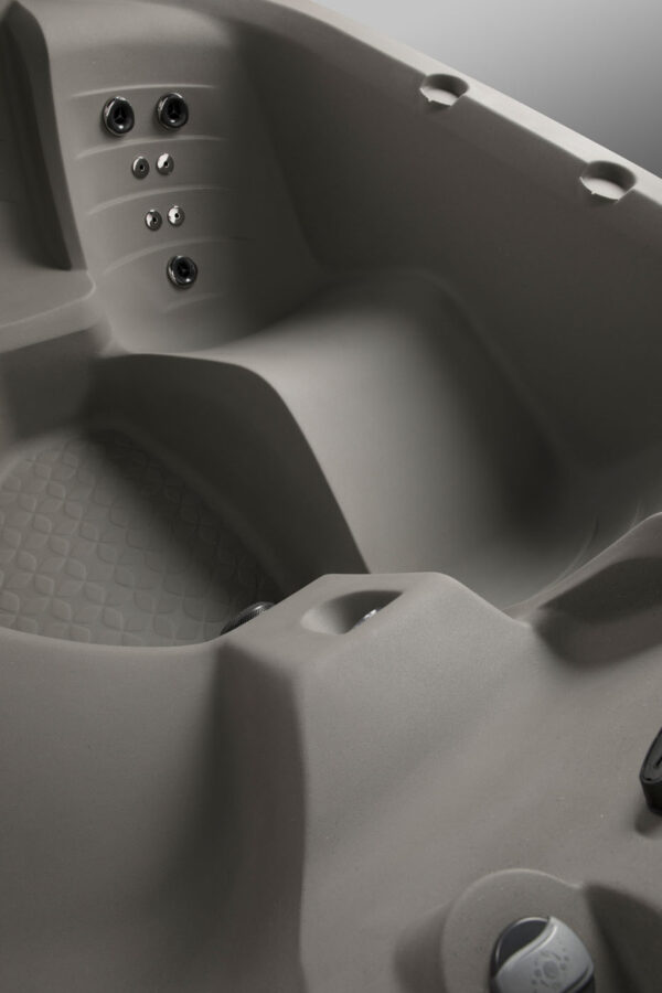Maui Hot Tub 5-Person Lounger, 25 SS Jet, 110V/230V, Stainless Heater, Ozone, Waterfall and Upgraded Lighting - Image 15