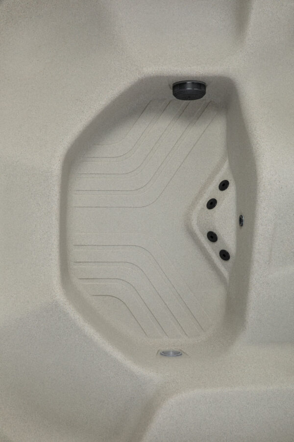 Fiji Hot Tub 5-Person Lounger, 60 SS Jet, 230V, Stainless Heater, Ozone, Waterfall and Upgraded Lighting - Image 6